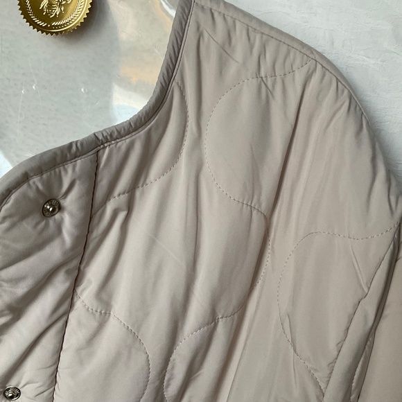 Tentree Women’s Quilted Jacket Reversible Bomber in Pale Oak Vintage White Sz S - Picture 6 of 16